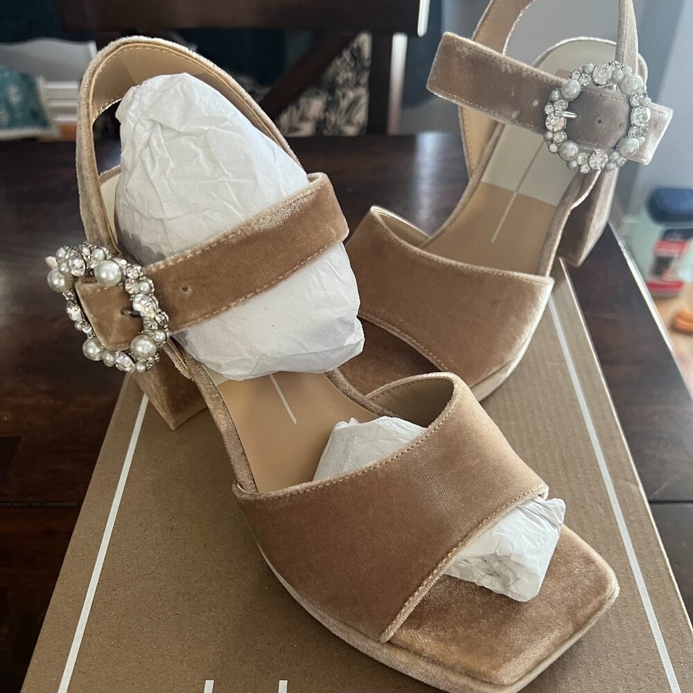 Dolce Vita AMARI Tan/ Champagne Velvet Platform Sandal in 8.5
